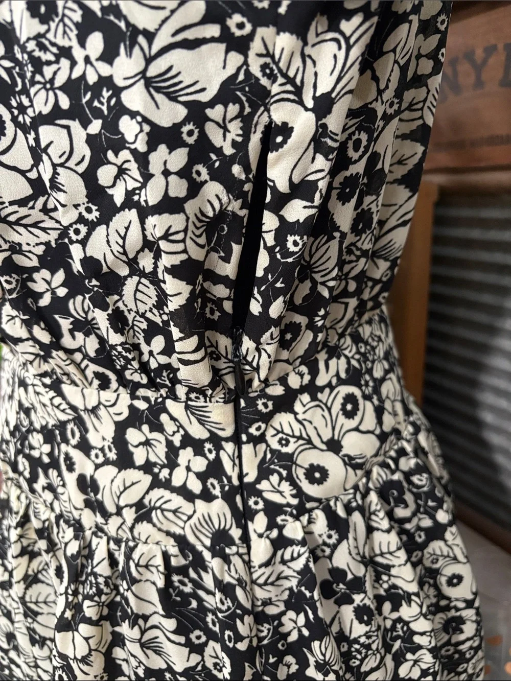 Black & Cream Floral Long-Sleeve Women's Dress with a zipper on the side